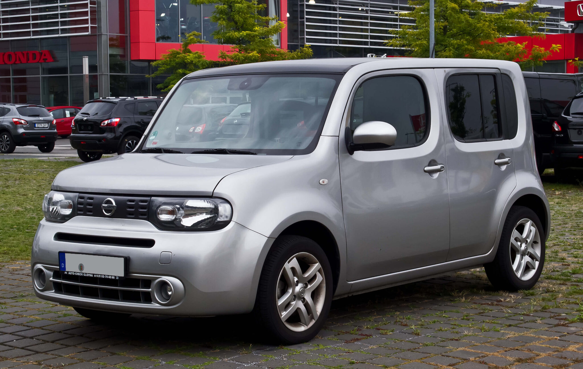 nissan cube scaled